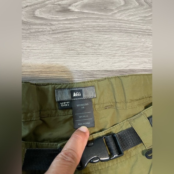 REI Cargo Sahara stretch convertible pants / shorts size 16 - Picture 3 of 10